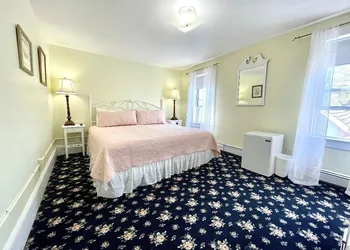 Quaker Inn hotel thumbnail 4