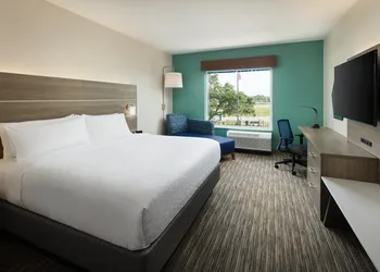 HOLIDAY INN EXPRESS & SUITES GULF BREEZE - PENSACOLA AREA by IHG hotel thumbnail 3
