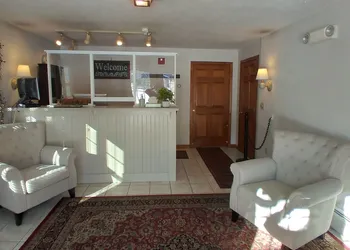 Island Pond Country Inn (Formerly the Lakefront Inn & Motel) hotel thumbnail 2