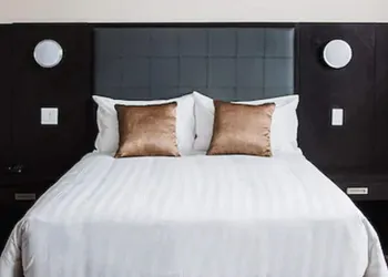 Hotel Montreal Metropolitan, an Ascend Collection Hotel hotel thumbnail 2
