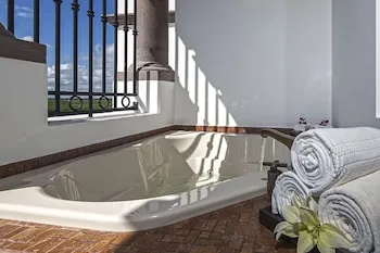 Holiday Inn Club Vacations Grand Residences by IHG - All Inclusive hotel thumbnail 7