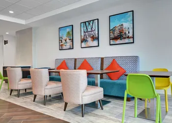 Home2 Suites by Hilton Bentonville Rogers hotel thumbnail 3