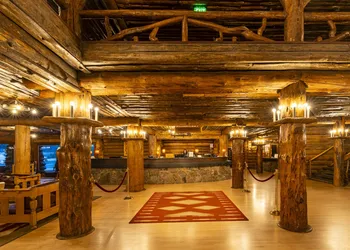 Old Faithful Inn - Inside the Park hotel thumbnail 3