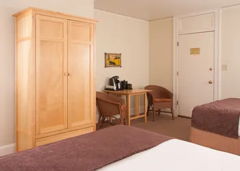 Old Faithful Inn - Inside the Park hotel thumbnail 4