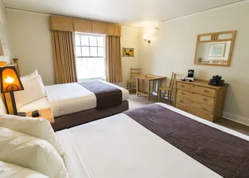Old Faithful Inn - Inside the Park hotel thumbnail 7