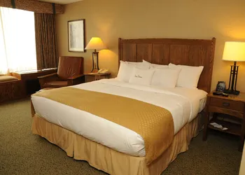 DoubleTree by Hilton Libertyville - Mundelein hotel thumbnail 4