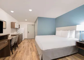 WoodSpring Suites Savannah Pooler hotel thumbnail 7