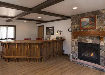 The Landing at Estes Park - Riverside Retreat hotel thumbnail 4
