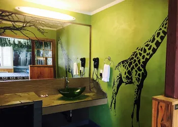 Royala Inn hotel thumbnail 4