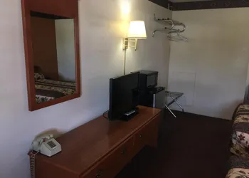 Finn's 66 Motel hotel thumbnail 8