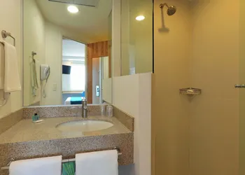 One Guadalajara Tapatio hotel thumbnail 6
