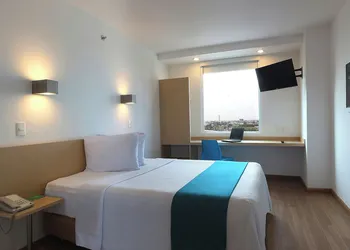 One Guadalajara Tapatio hotel thumbnail 7