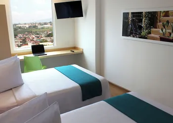One Guadalajara Tapatio hotel thumbnail 8