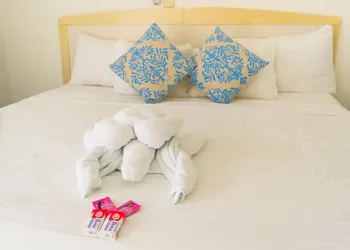 El Mirador hotel thumbnail 4