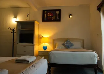 El Mirador hotel thumbnail 5