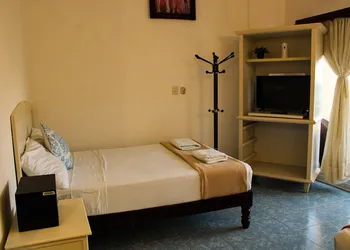 El Mirador hotel thumbnail 7
