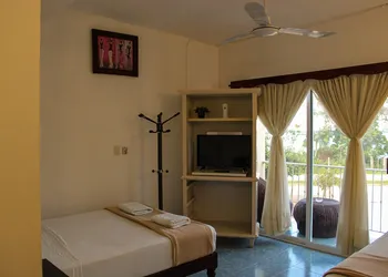 El Mirador hotel thumbnail 8