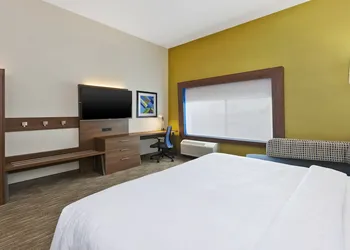 Holiday Inn Express & Suites Painesville - Concord by IHG hotel thumbnail 7