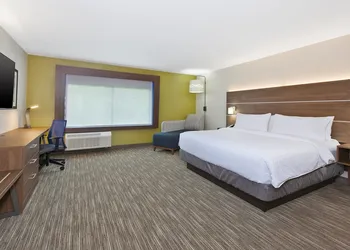Holiday Inn Express & Suites Painesville - Concord by IHG hotel thumbnail 8