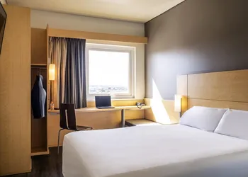 ibis Chihuahua hotel thumbnail 4