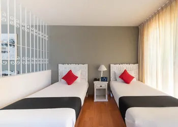 Suites Internacional hotel thumbnail 6