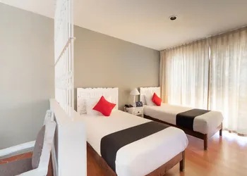 Suites Internacional hotel thumbnail 7