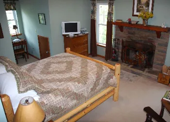 Long Mountain Lodge hotel thumbnail 3