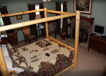 Long Mountain Lodge hotel thumbnail 5
