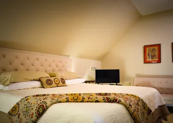 Clermont Bluffs B&B hotel thumbnail 7