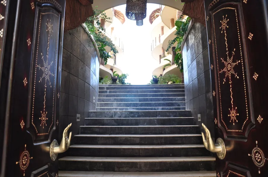 El Taj Oceanfront & Beachside Condo Hotel hotel detail image 2
