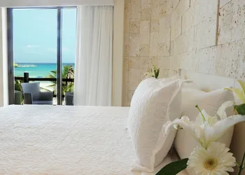 El Taj Oceanfront & Beachside Condo Hotel hotel thumbnail 5