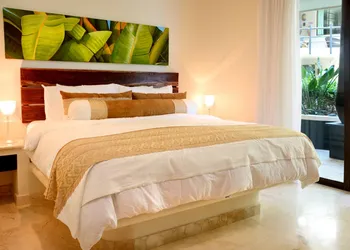 El Taj Oceanfront & Beachside Condo Hotel hotel thumbnail 8