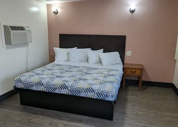 Portland Value Inn hotel thumbnail 3