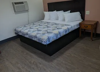 Portland Value Inn hotel thumbnail 6