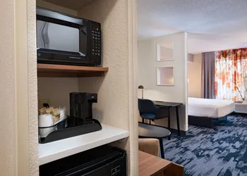Fairfield Inn By Marriott Kansas City Airport hotel thumbnail 6