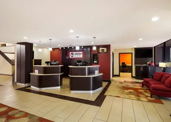 Clarion Pointe Lake Jackson - Clute hotel thumbnail 2