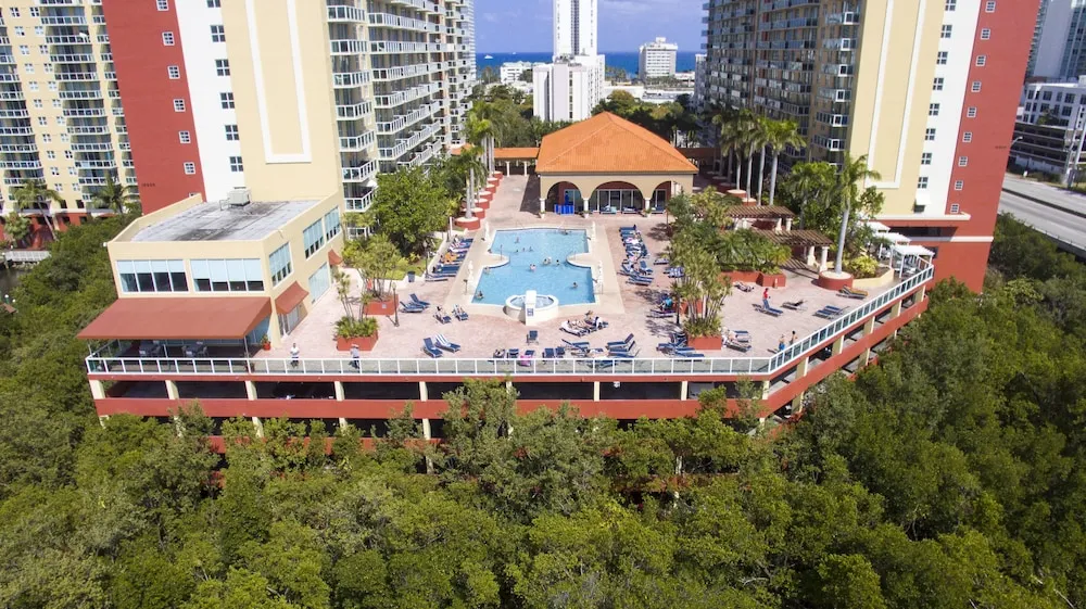 Intracostal Sunny Isles hotel detail image 2