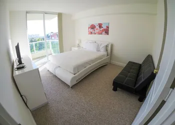 Intracostal Sunny Isles hotel thumbnail 6