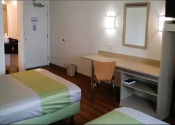 Studio 6 Brownsville, TX hotel thumbnail 6