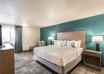 EverSpring Inn & Suites hotel thumbnail 6