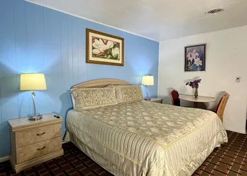 Village Inn hotel thumbnail 5