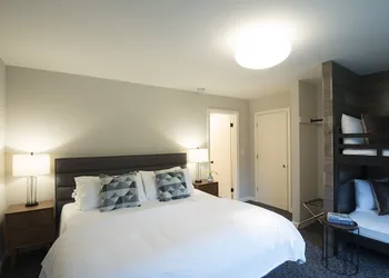 Rest - a Modern Motel hotel thumbnail 8