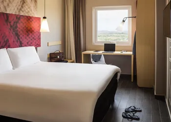 ibis Mazatlán Marina hotel thumbnail 4