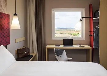 ibis Mazatlán Marina hotel thumbnail 5