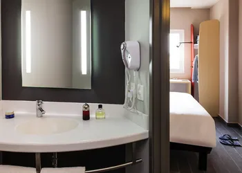 ibis Mazatlán Marina hotel thumbnail 6