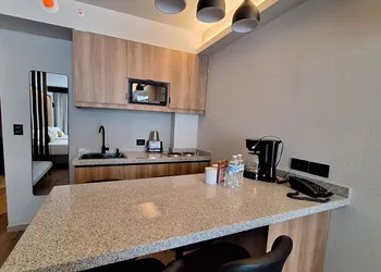 Hotel Block Suites hotel thumbnail 7