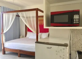 Ocean Zen Suites on 5th Avenue - Adults Only hotel thumbnail 4