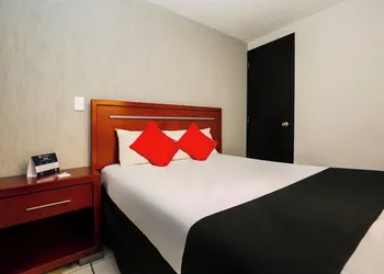 Capital O Hotel Victoria Morelia hotel thumbnail 7
