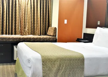 Microtel Inn & Suites by Wyndham Toluca hotel thumbnail 5