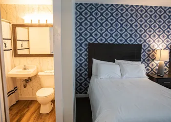 Clear River Inn hotel thumbnail 5